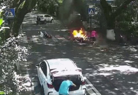 杭州起火电瓶车品牌购买地点公布,涉事车辆电池是否进行更换?